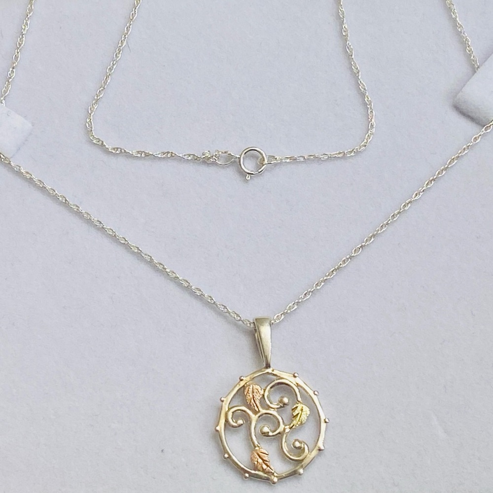 12k Tricolor Leaf Pendant and Sterling 925 Necklace - Picture 7 of 9
